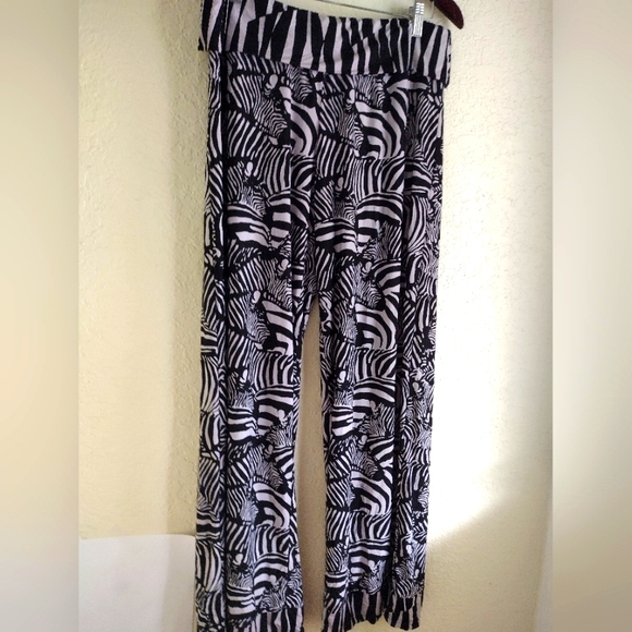 TRINA TURK Zebra Print Wide Leg Swim/Cover Up/Resort Pants - Picture 2 of 5